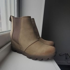 NWT Sorel Joan of Artic wedge boots